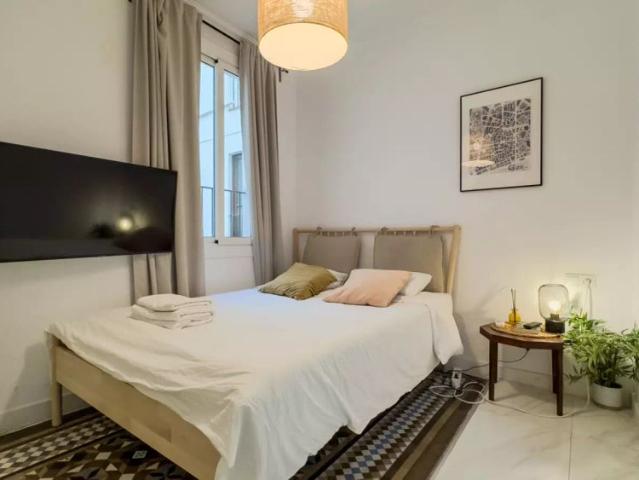 Studio for rent in El Gòtic, bills included