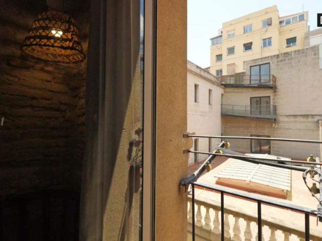 Studio for rent in El Gòtic, bills included