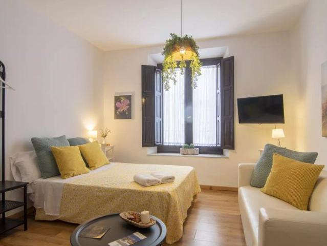 Studio for rent in Fígares, bills included