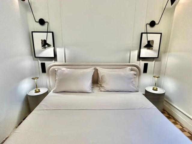 Studio for rent in la Dreta de l'Eixample, bills included