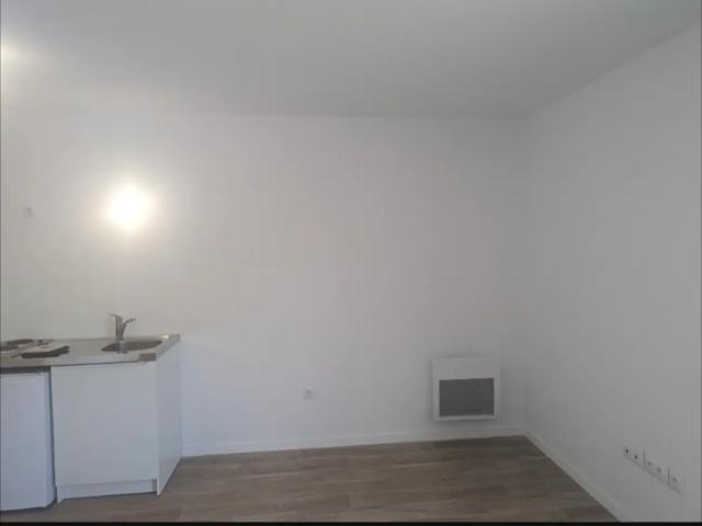 studio for rent in MELUN 77000