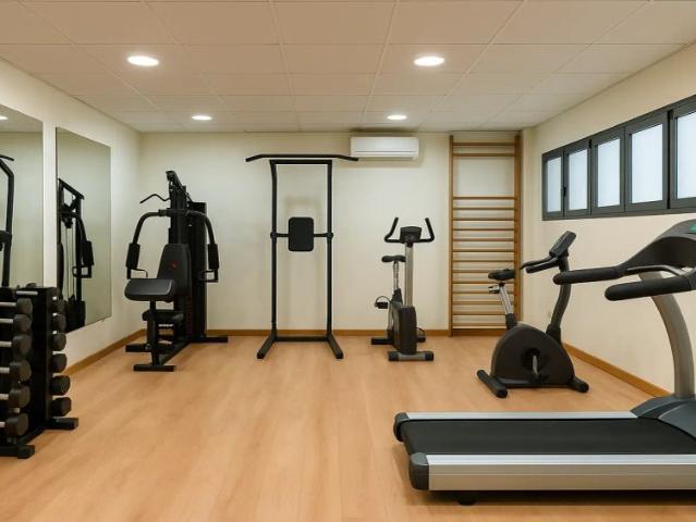 Studio for rent in Numancia, bills included