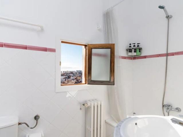 Studio for rent in Sol, all bills included