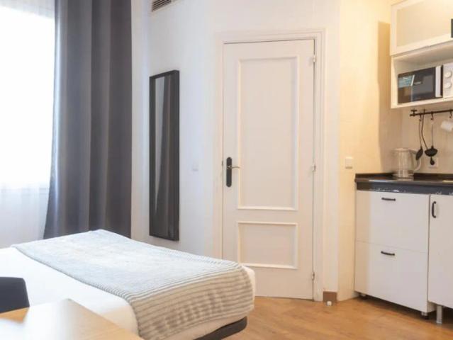 Studio for rent in Sol, bills included