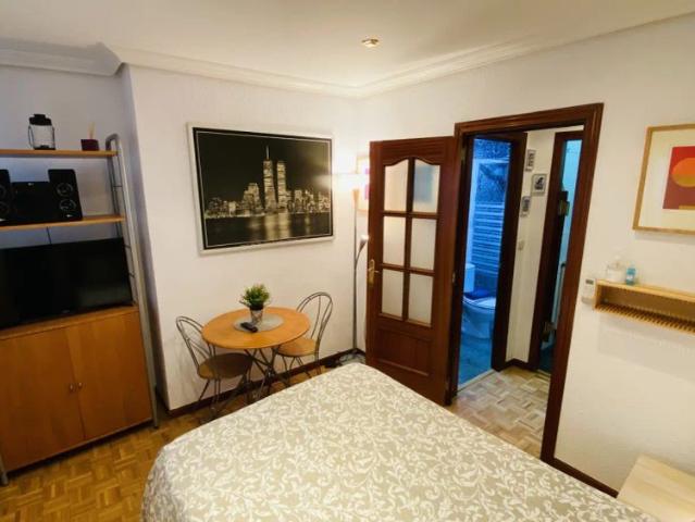 Studio for rent in Sol