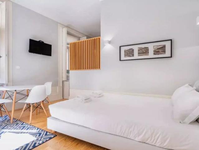 Studio for rent in Porto, bills included