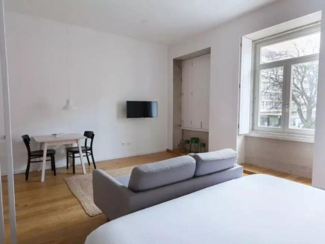 Studio for rent in Porto, bills included