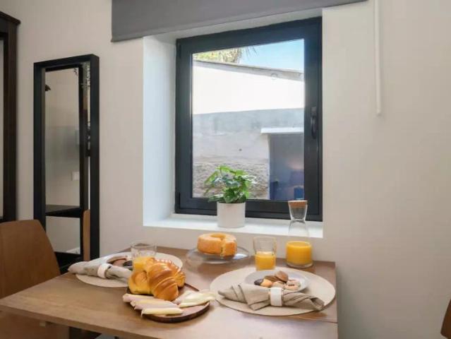 Studio for rent in Porto, bills included