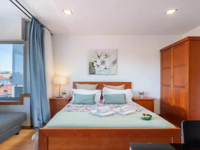 Studio for rent in Porto, bills included