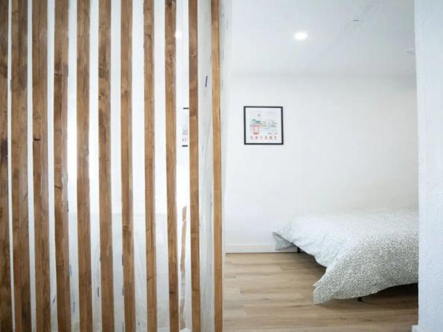 Studio for rent in Palomeras Bajas, professionals and students only