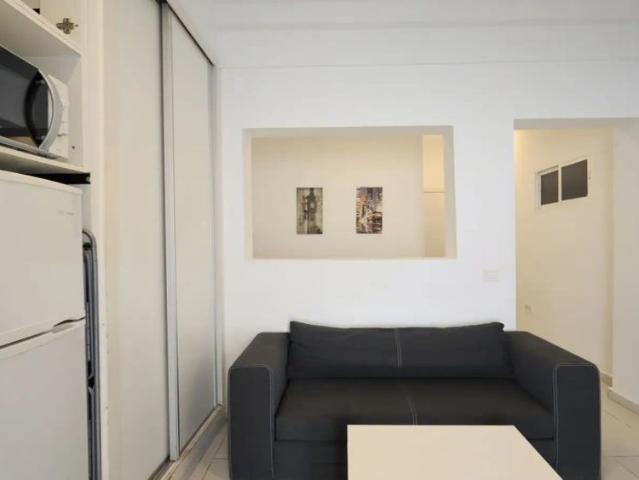 Studio for rent in Pradolongo