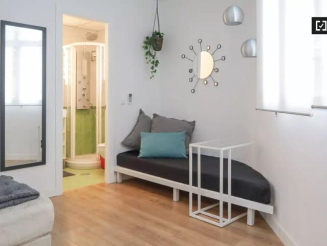 Studio for rent in Puerta del Ángel, all bills included