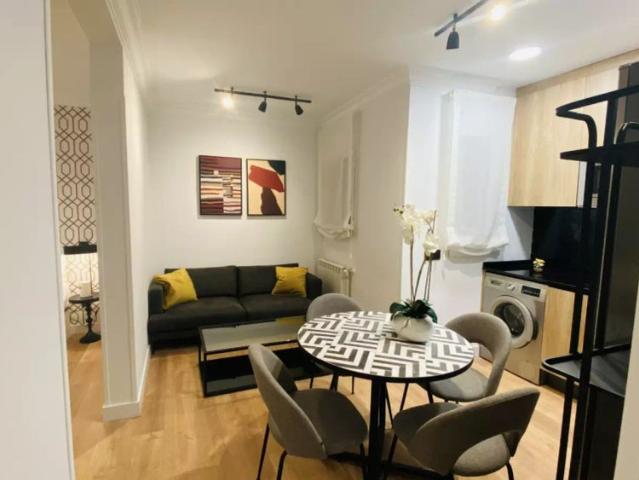 Studio for rent in Puerta del Ángel, bills included