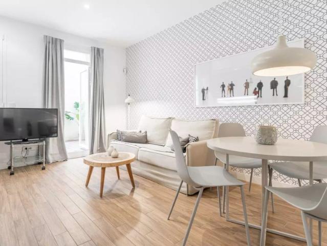 Studio for rent in Ríos Rosas, bills included