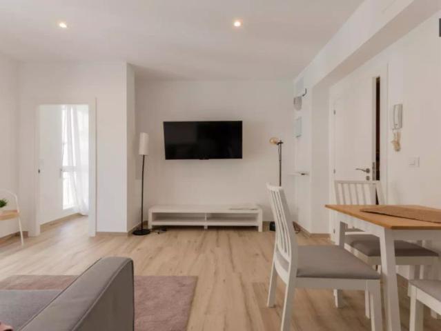 Studio for rent in Russafa, all bills included
