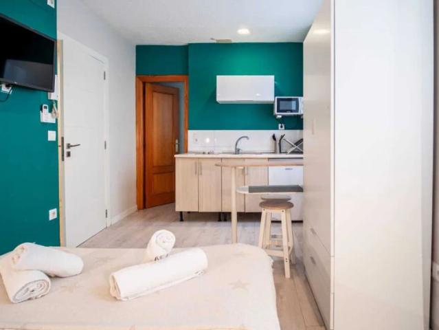 Studio for rent in Russafa, bills included, perfect for professionals