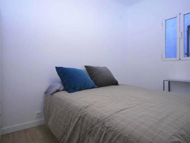 Studio for rent in Trafalgar