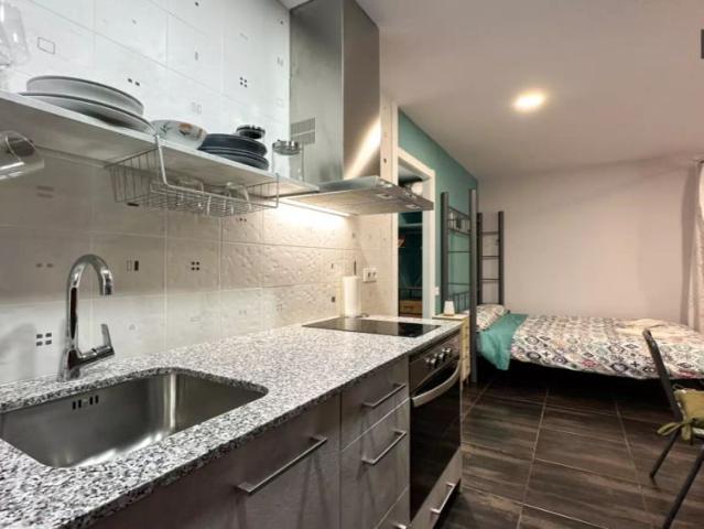 Studio for rent in Vila de Gràcia, bills included