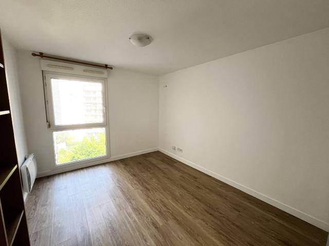 STUDIO FAUBOURG DE L'ARCHE COURBEVOIE