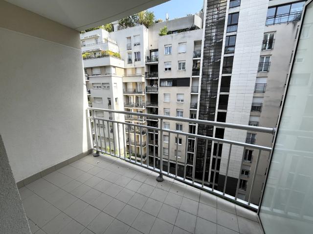 STUDIO FAUBOURG DE L'ARCHE COURBEVOIE