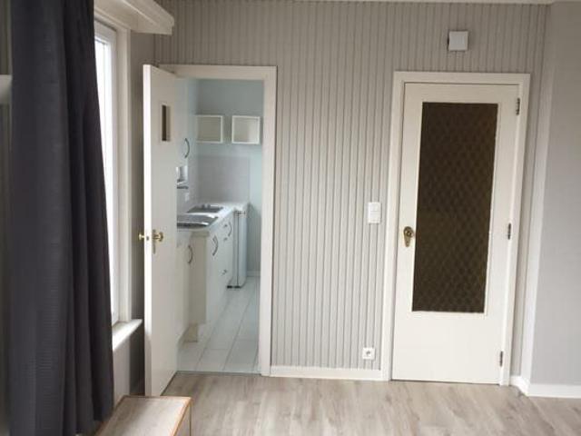 STUDIO FLAT PENTHOUSE KOEKELBERG BASILIQUE ETAT IMPECCABLE