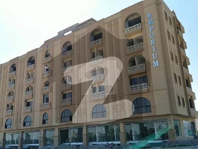 Studio fully furnished available for rent in Emporium mall Gulberg Greens Gulberg Emporium Mall & Residency