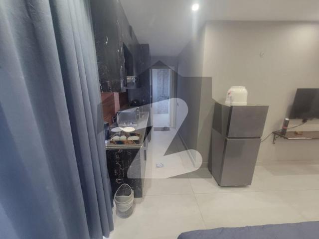 Studio Fully Furnished Facing 33 Kanal Park Family Building Midway Commercial