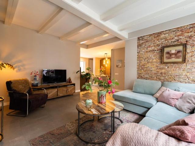 Studio House Surface Area: 95m2 Furnished Available from: 2025 09 18
