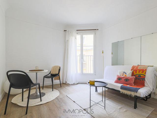Studio Haut Lamarck / Caulaincourt étage élevé ascenseur !