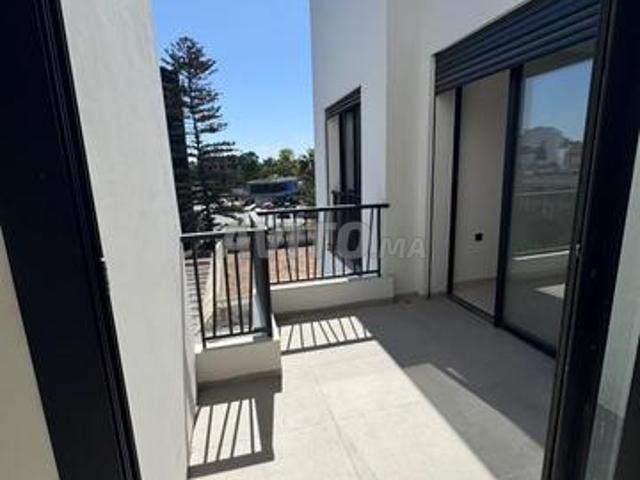 Studio Haut Standing Avec Terrasse Jamais Habité