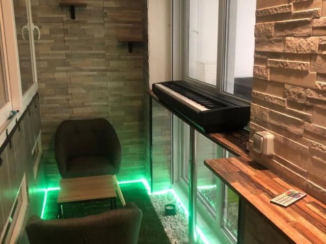 Studio Haut Standing refait à neuf 30m2 balcon immeuble privée