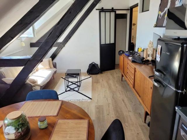 STUDIO HENRILLE