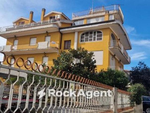 Studio in affitto a Montepaone