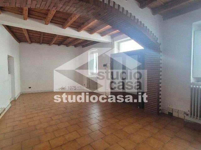 Studio in affitto a Rivolta D'Adda