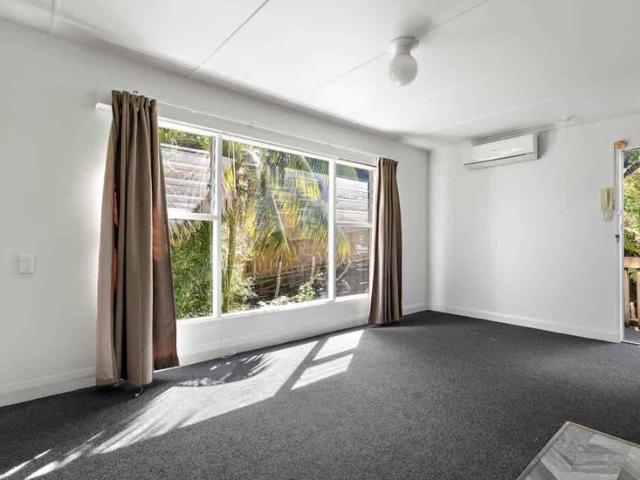 Studio in Parnell with carpark