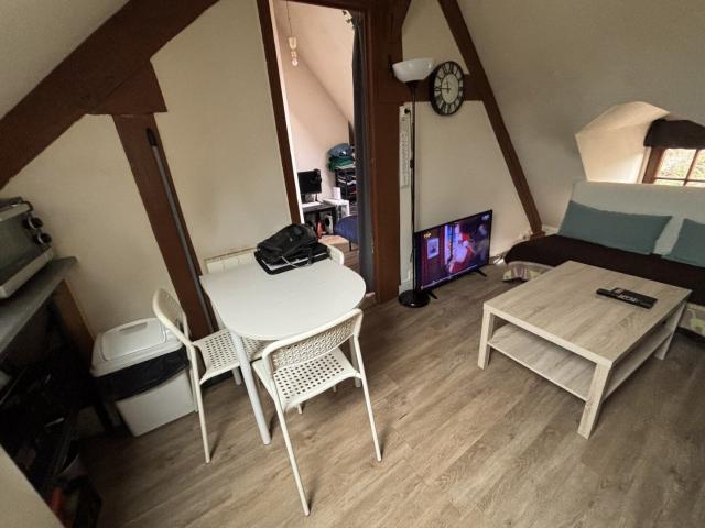 Studio idéalement situé, vendu loué Proximité gare et centre v