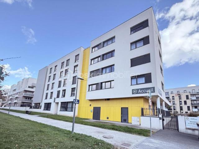 STUDIO LMNP dans RESIDENCE ETUDIANTE