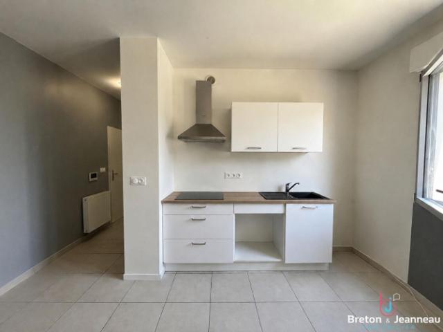 studio laval rive droite secteur hilard