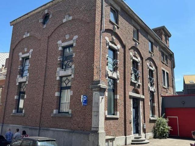 STUDIO LAVEU