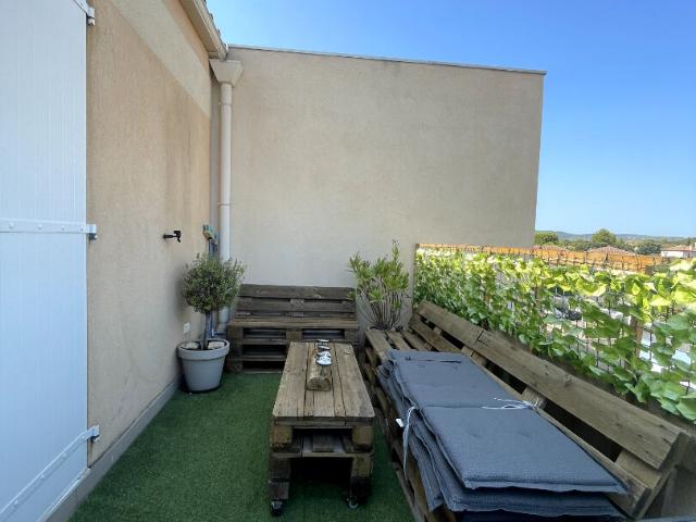 Studio LANCON PROVENCE 1 pièce s 28.67 m2