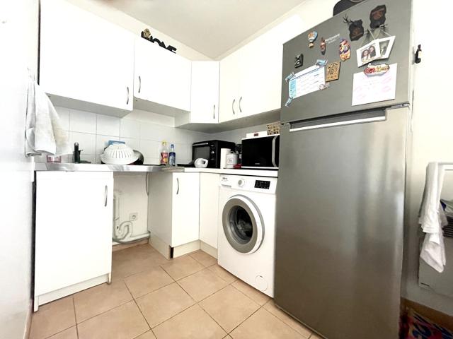 Studio LANCON PROVENCE 1 pièce s 28.67 m2