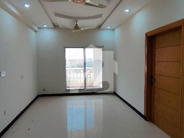 Studio luxury apartments available for rent all facilities available rent 27k lift available