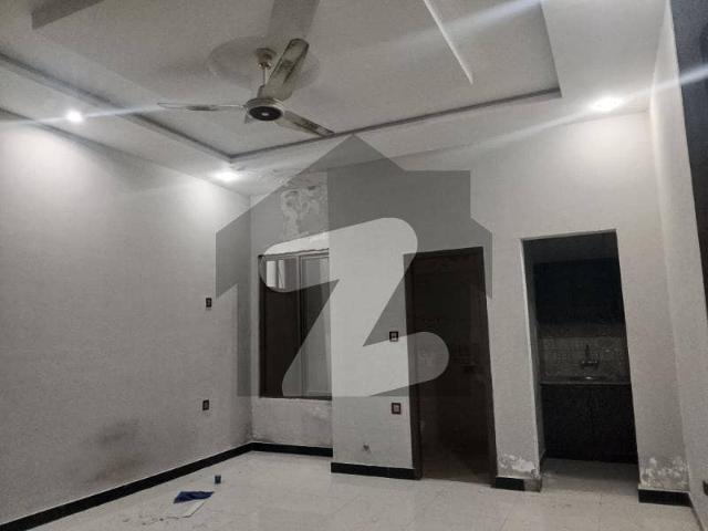Studio Luxury UN Furnished Appartment Availble For Rent In Gulberg Green Islamabad