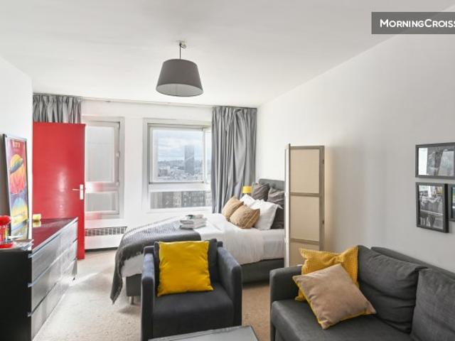 Studio lumineux au coeur de Paris