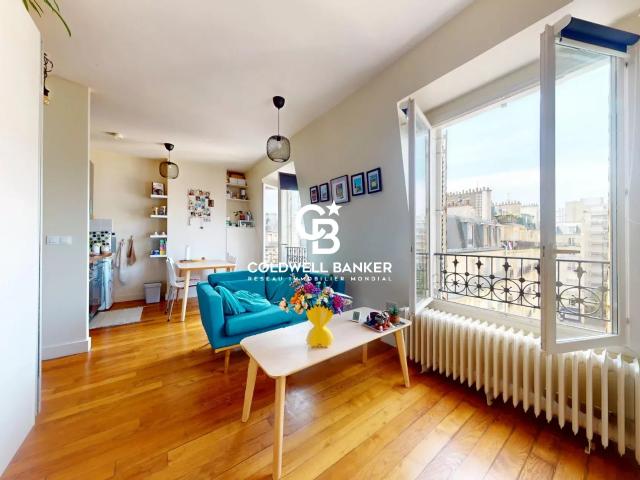 Studio lumineux au dernier étage – Paris 15e