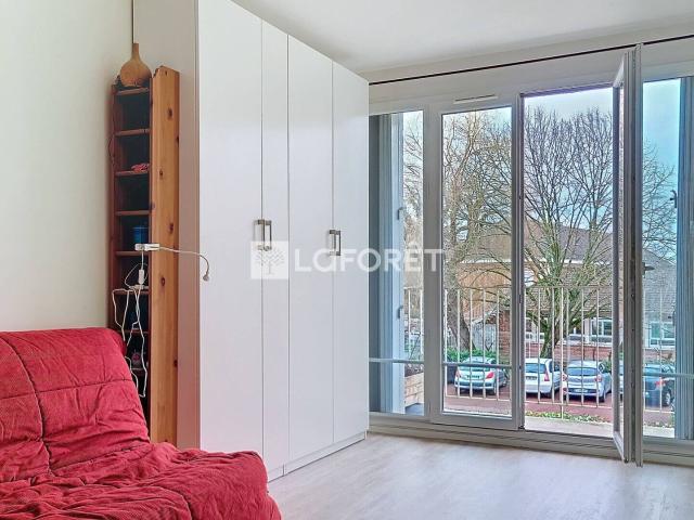Studio lumineux avec 2 balcons, proche Paris !