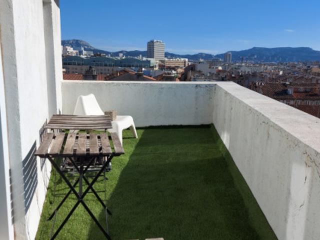 Studio lumineux avec grande terrasse proche lycée thiers