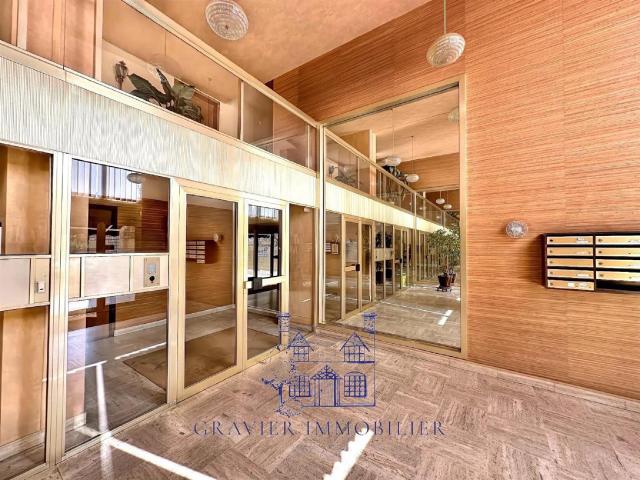 Studio lumineux dans l'emblématique immeuble Le Président 32m² Toulon