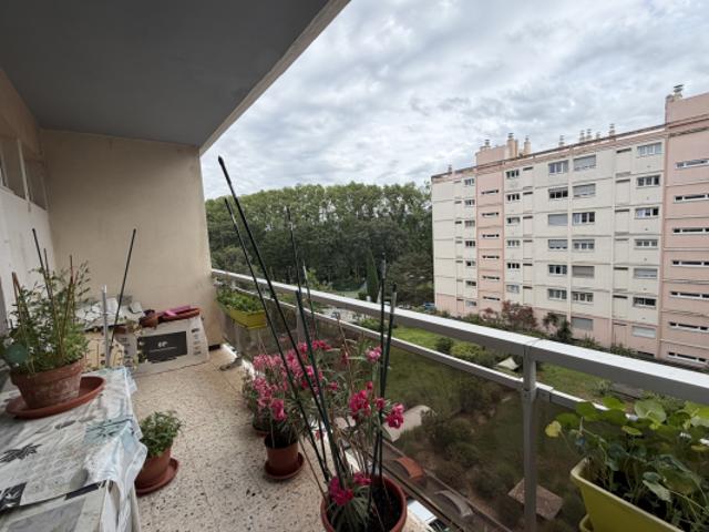 STUDIO LUMINEUX DE 23M2 AVEC TERRASSE AIX EN PROVENCE PR