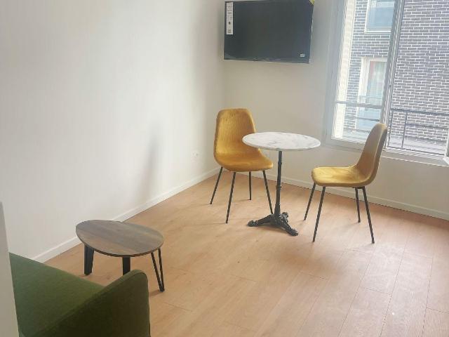 Studio lumineux meuble